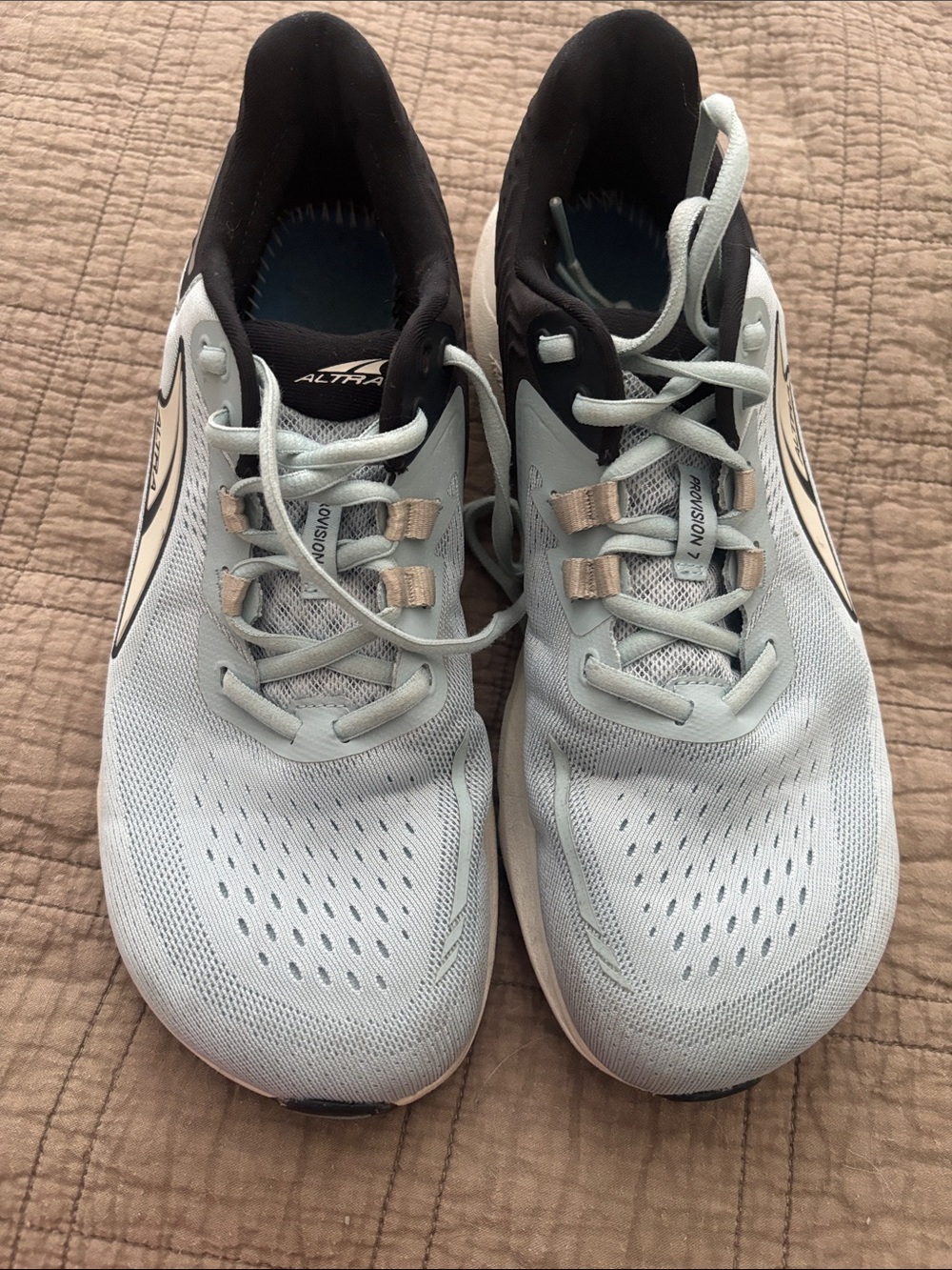 Altra Light Gray and Black Men's Neutral Running Shoes